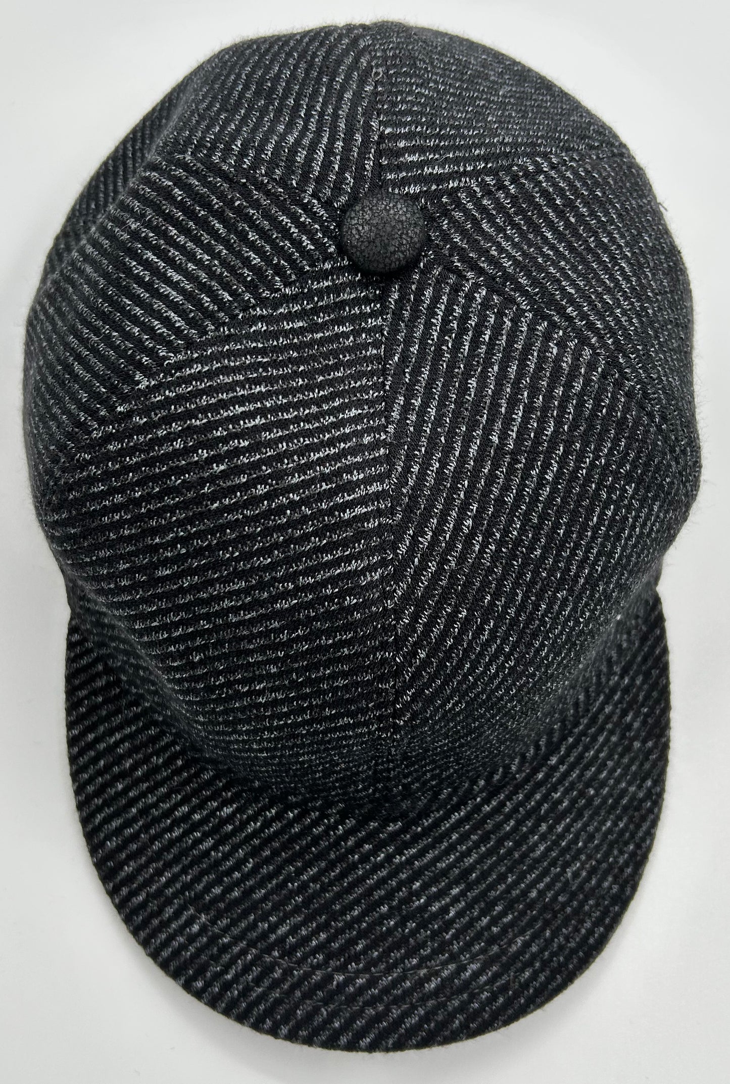 Baseball cap in antraciet gestreept katoen