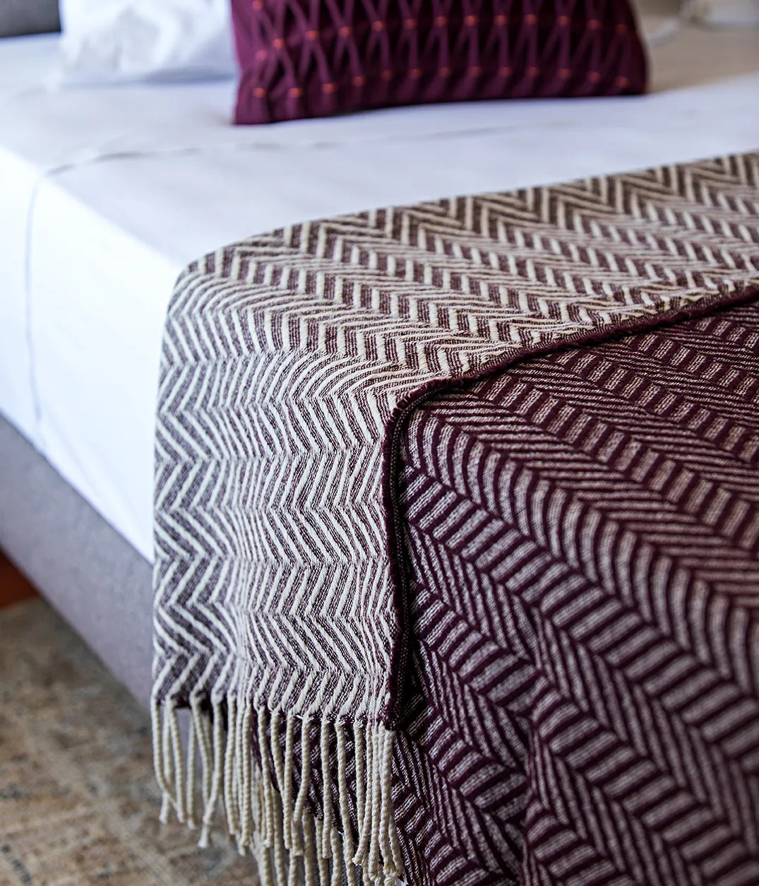 Deken Favos burgundy